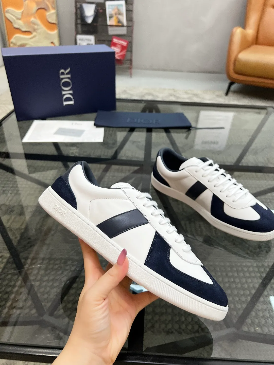Men's Men's Shoes 💰400【New Style】🍿🍿𝐃𝐢𝐨* — Dior. Dior's new casual sneakers define your fashionable pace. They boldly use innovative technological fabrics to create a futuristic silhouette. The light and breathable mesh material, combined with the unique texture coating process, presents a refreshing visual effect, as if it is a fashion item from the future world. Whether paired with casual outfits or mixed with formal looks, the Dio* D-Sketch sneakers are effortless and add a touch of futuristic style to your overall look. From the streets to the catwalk, it is your indispensable fashion tool. The upper is made of high-tech mesh material, which is light and breathable and fits your feet like a second skin, keeping you dry and comfortable even in the hot summer. The delicate mesh structure gives the shoes a unique visual effect and displays a futuristic aesthetic. Code number: 39-44 (38, 45 customized)